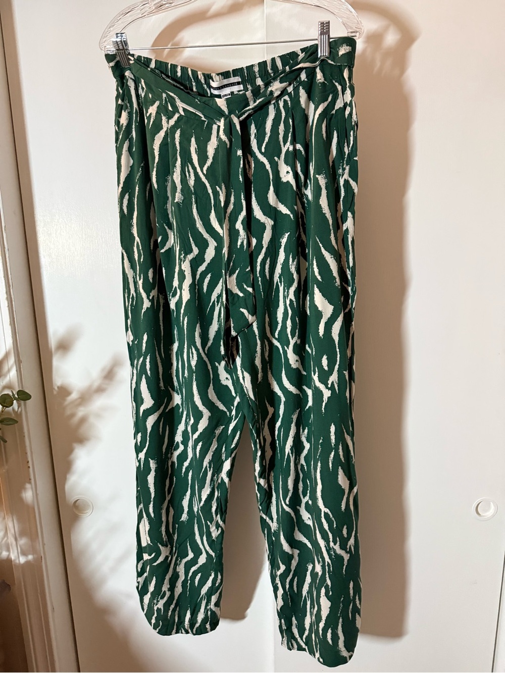 Jules & Leopold Green and White Wide-Leg Patterned Pants